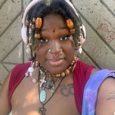 esahonwe52311's profile picture. I’m a spiritual woman healing , connection, love spell ❤️palm reading ✋come and I will help you 💪🫵