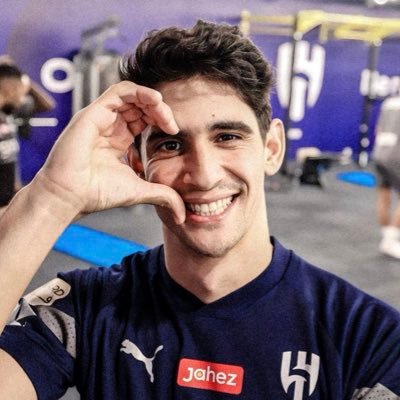ff10o0's profile picture. أقسم بالله أن أدافع عن ديني ثم مليكي و وطني مادمت حي 🇸🇦