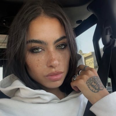 malfoy_lilly's profile picture. ⊱ ┈┈ “La bᥱᥣᥣᥱzᥲ de Londres, con su delicado dᥱᥣιrιo.” ⨟ ﾉ ༄ 𝗜𝗡𝗘𝗙𝗔𝗕𝗟𝗘 ❪ Aʀʀᴏʟʟᴀᴅᴏʀᴀ ⊶ Dᴜʟᴄᴇ ❫ #Fake