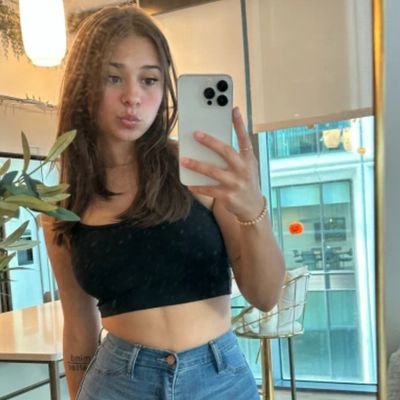 NicholeSab97560's profile picture. 