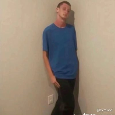 rose_jeejee's profile picture. 