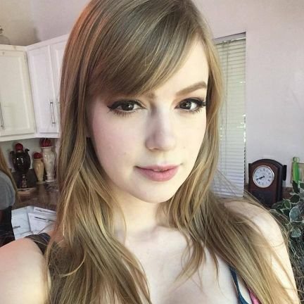 DorathyWal12124's profile picture. 