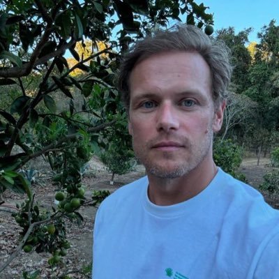 samheaughan07's profile picture. Commentary Fanpage