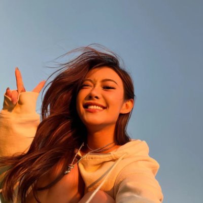 TearneyC's profile picture. flowers in her hair, fire in her soul💕