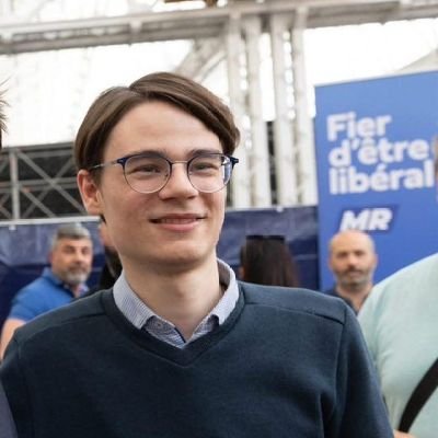 VictorDeCock05's profile picture. 🧑‍💼 Secrétaire @auderghemr | Trésorier de la Maison des Jeunes et représentant au CA du Centre Culturel d'Auderghem | 📚 Relations publiques Helb