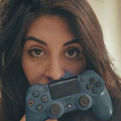 Karlaarratia's profile picture. Disfruto de la musica, compartir con mis amigos, los videojuegos y ver peliculas. Marketera. Me gusta tomar fotitos 📸.