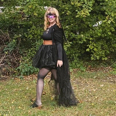 PaintedWoman84's profile picture. A writer, songwriter, artist, poet 🎵 
Find me on your fave streaming service - J1J ✌️
Novel Link - https://t.co/jbWBjYVjuy 📖
Dreamer ✨
J1J Radio Spaces Host🎶