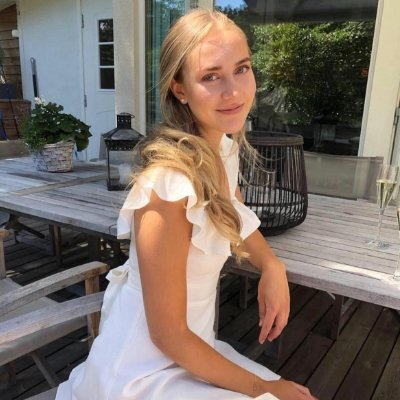Siv_lk11's profile picture. Life is like a vast sea; May I have both sail and shore.