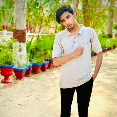 Peeromanali's profile picture. Peer Oman Ali 🧠💖
Dirty Mind, Pure Heart 🦋
Living one life with love & purpose ✨
🔗 https://t.co/EJlNhf2KA2