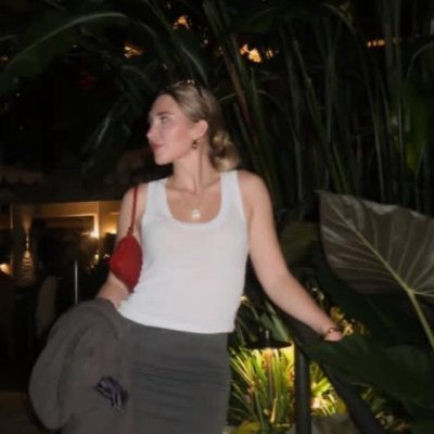 Laurenqq9839's profile picture. 