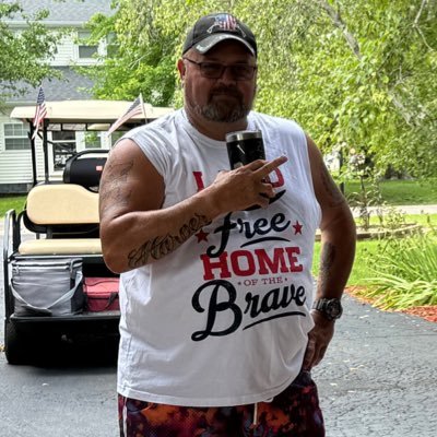 Redneck, hillbilly and Papaw. Married. Avid Cubs and Bears fan. Dachshund dad. Constitutional Conservative. It’s all good man. NO DMs!