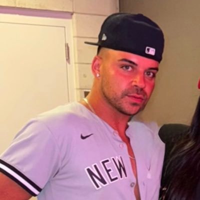 trentabitchback's profile picture. previously @trentabitch • banned 2x • rihanna followed 2x