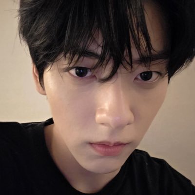 iyabmi's profile picture. (¬_ ´¬ ) 16 year old starving yaoi freak