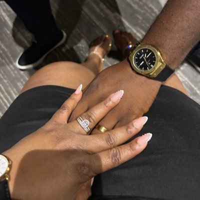 eezzibillions's profile picture. HCW/ Minister Of Enjoyment. In Love with God, and of course food 🙊. TeamWandeCoal❤️