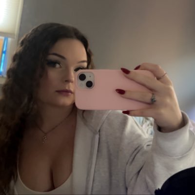 eriinsnookz's profile picture. ☆*.｡.: made this account for 5SOS .｡.:*☆ she/her ♡ 21