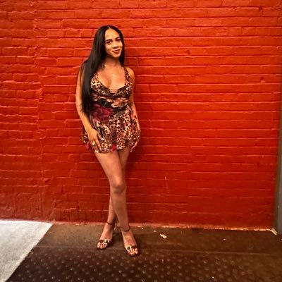 deehackett's profile picture. Libra 🧚🏽‍♂️
