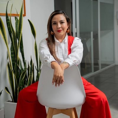 yadira_lach's profile picture. Vivir es tomar partido.
Militante por el exceso de memoria.
Editorialista en @EspaciadoraBar
#Comunicación
#Estrategia