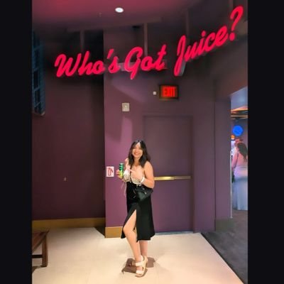 tinathexplorer's profile picture. 