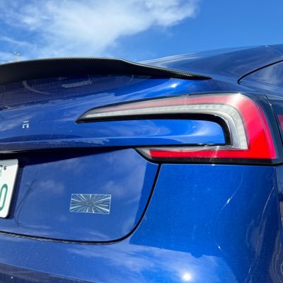 Kiri_v_v's profile picture. Volkswagen POLO →Peugeot 208 GT Line → メルセデスベンツCLA200d →テスラモデル3パフォーマンス スノボー🏂 ゴルフ⛳️ 無言フォロー失礼します🙇🏻‍♀️