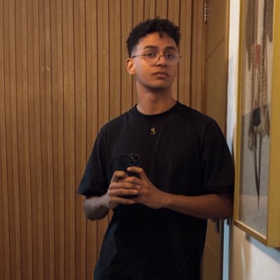 Bispad0's profile picture. Só to usando o Twitter pq meu melhor amg tá namorando (não levar a sério nada que eu posto)