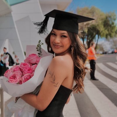 mikdazon's profile picture. healing out loud