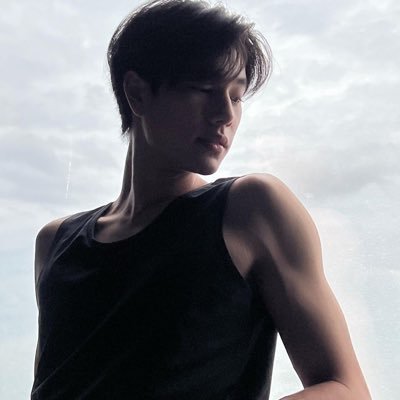 arwyntang's profile picture. 