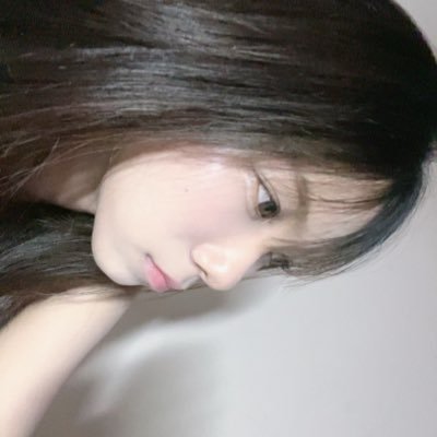 junni915726's profile picture. 