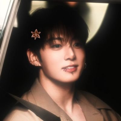 jeonlvmgp's profile picture. By grace, through faith.