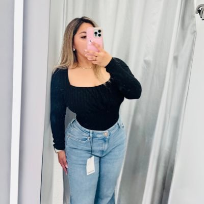 vanessaeliasss's profile picture. you’re on your own, kid