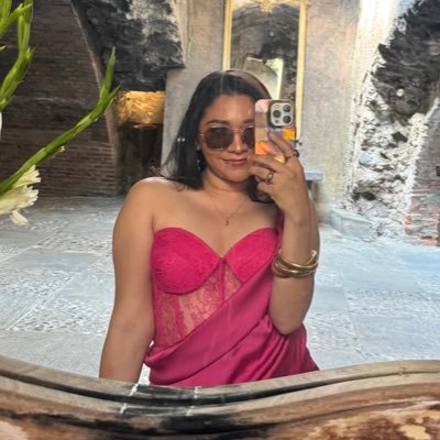 fernndagf's profile picture. Mujer a medio terminar. Hasta que la dignidad se haga costumbre.