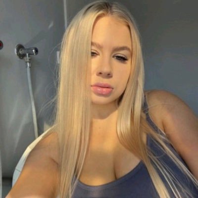 SandraSl5573528's profile picture. 