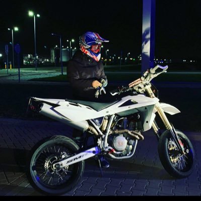 erstrijbis's profile picture. Full-time degen, part-time trader. Riding the waves of volatility .  #Crypto #Options #DeFi