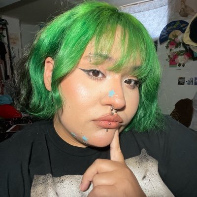 28, mentally ill lesbian that loves mx
