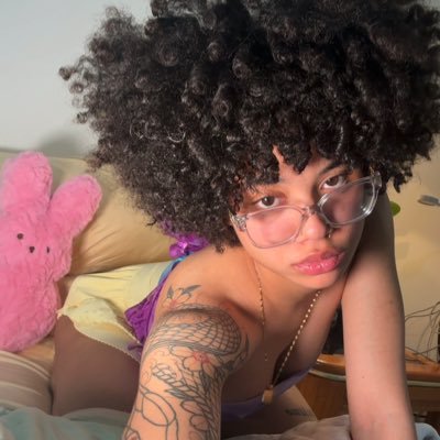 digitizedsade's profile picture. I don’t sell content, I’m just really hawt and that’s okay. 🪐 active on instagram