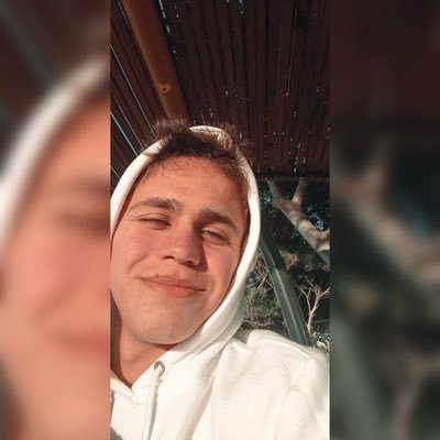 sarriniz33's profile picture. 