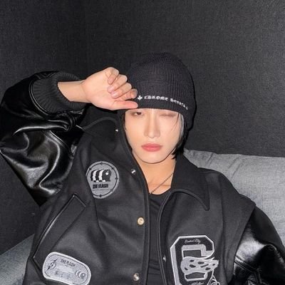 silenttrxxs's profile picture. 28 • you decide your path in life, take wrong turnings but you’ll always get to where you belong •