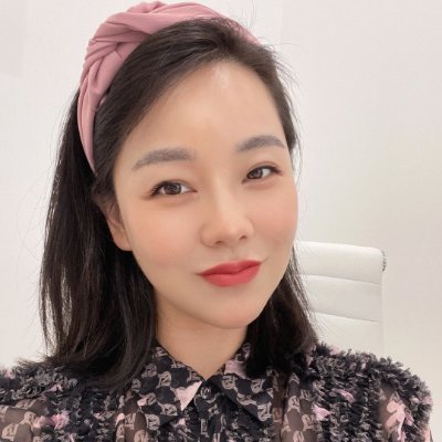 _alexisfloress_'s profile picture. 勇敢不是没有害怕，而是带着害怕也往前走。