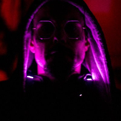 KurtCobainDbois's profile picture. Militant de la Slow Life et paladin ayant fait vœux d'oisiveté. Et photographe un peu.