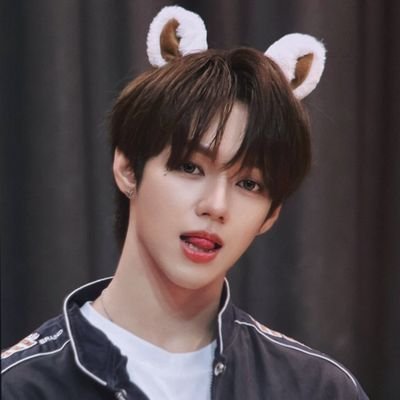 RoseAnn_Mae13's profile picture. 허웅