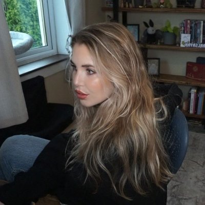 pearlsayah's profile picture. 