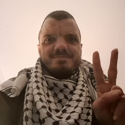 DanielDHarris85's profile picture. Citizen Journalist.
Fighting corruption while fighting chronic illness