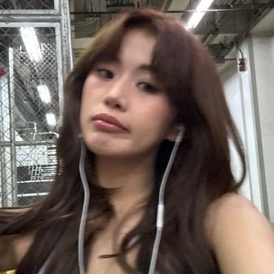 AbsiidyMC's profile picture. Exo-l ☽̶☾ Blooms 🌸 Maloiship enjoyer 💛