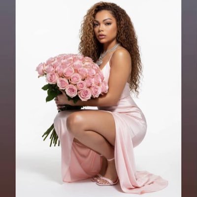 iamhonneybaby's profile picture. Content creator !!NO COLLABS!!🔞♋️ polyamorous lifestyle 👸🏼🤴🏾👸🏽