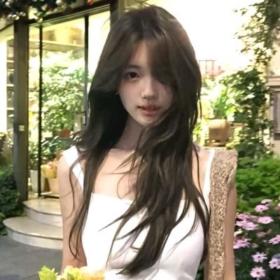 Pinkoonion__'s profile picture. 高跟博主 抖音同名
177/97  腿模
很多很多很多鞋鞋🧷
禁止盗用搬运！！
可私信