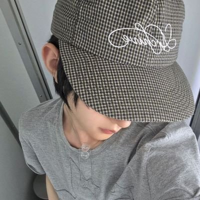 zuhazonee's profile picture. 