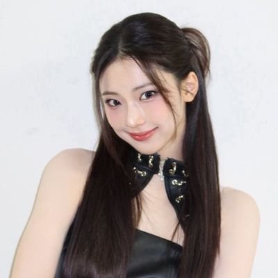 tequihlla's profile picture. ❪  ≛ … るか ·˚  Lights, camera, rappin’ start and shot  your ears. Kindly have a seat on the MVP's phenomenal stage ✦