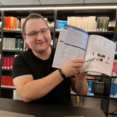 iliallusion's profile picture. Английский коронный, немецкий похоронный. Преподаватель иностранных языков, лингвист и реалист. С недавних пор - отец