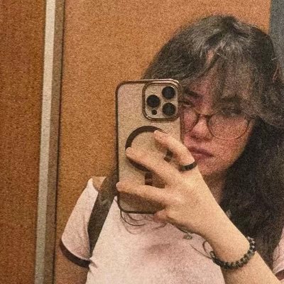 Jazzzzzmeme's profile picture. i don’t have a temper. just a quick reaction to bullshit. 25. كسم اسرائيل ✨ 🇱🇧