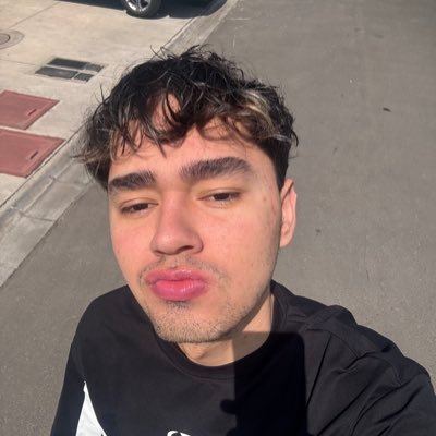 AndresV74799818's profile picture. 🏳️‍🌈✨ venta de contenido