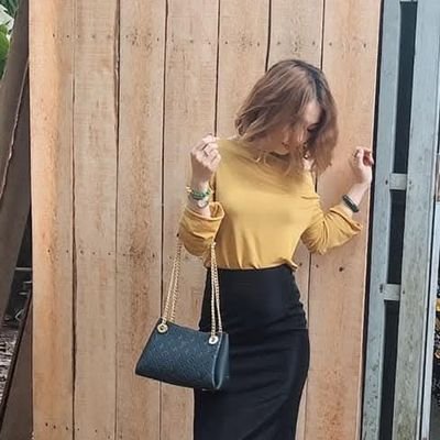 kimhariso's profile picture. 